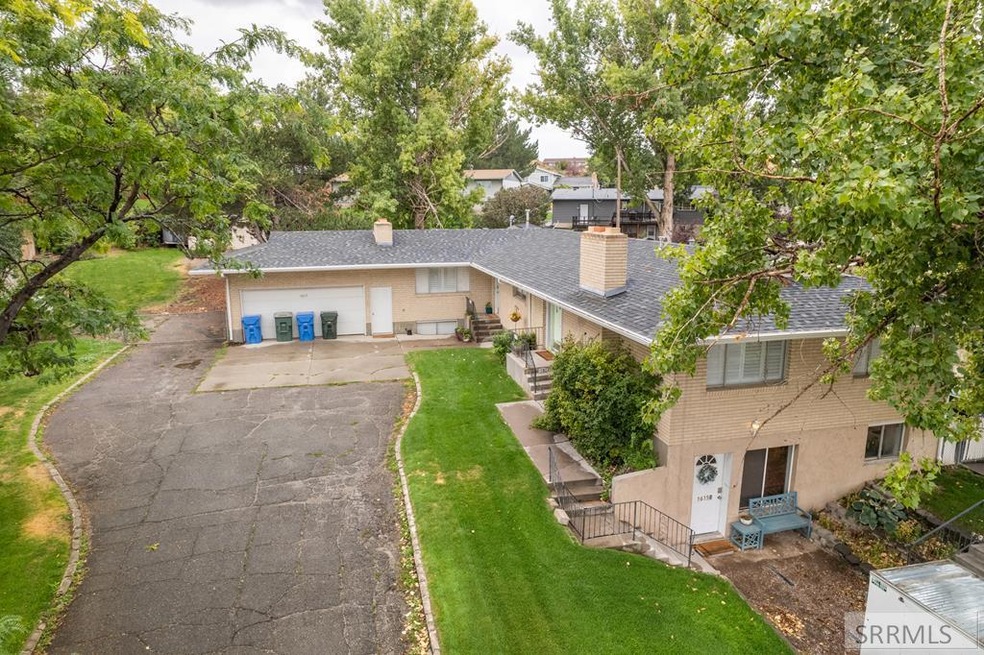 For Sale $750,000 • Co-Listing Agent