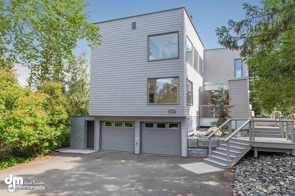 Exterior Front 4155-SMALL