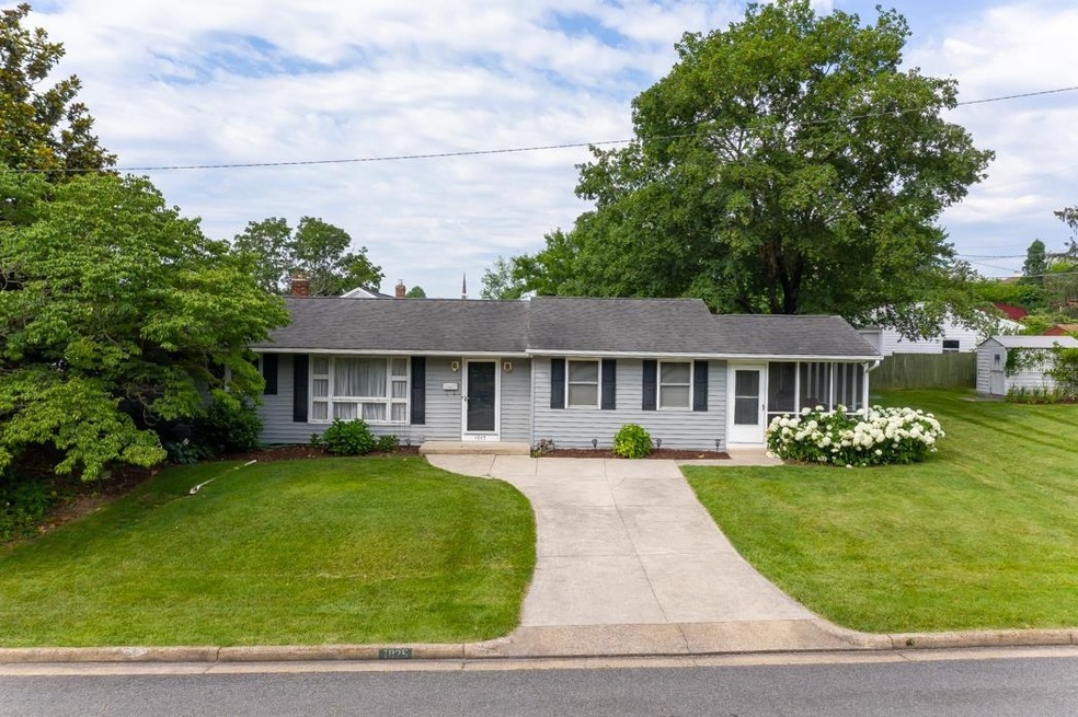 1025 Toppin Blvd, Harrisonburg, VA 22801 - photo 1