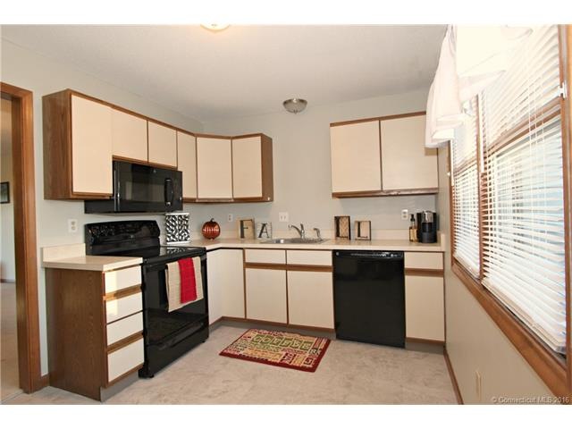 240 S Water St unit 7, East Windsor, CT 06088 - photo 1