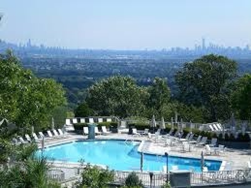 1 Claridge Dr unit 522, Verona, NJ 07044 - photo 1