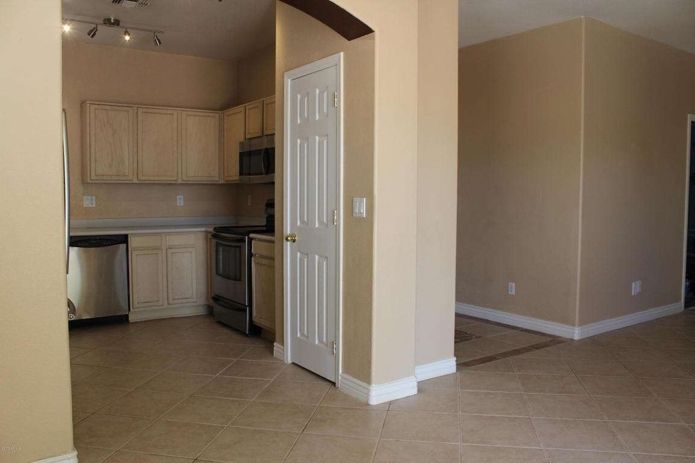 01-Great Room and Kitchen01