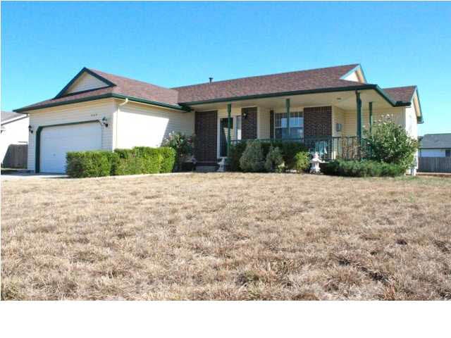 509 E Parkwood Dr, Rose Hill KS 67133