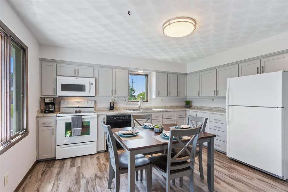 N148 Hwy N, Appleton, WI 54915 - photo 1