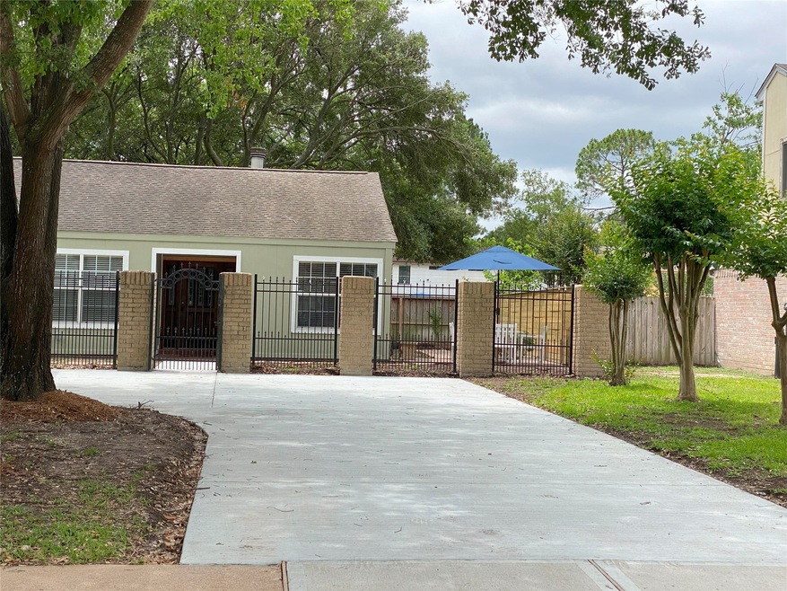 15627 Meadow Village Dr, Houston, TX 77095 - photo 1