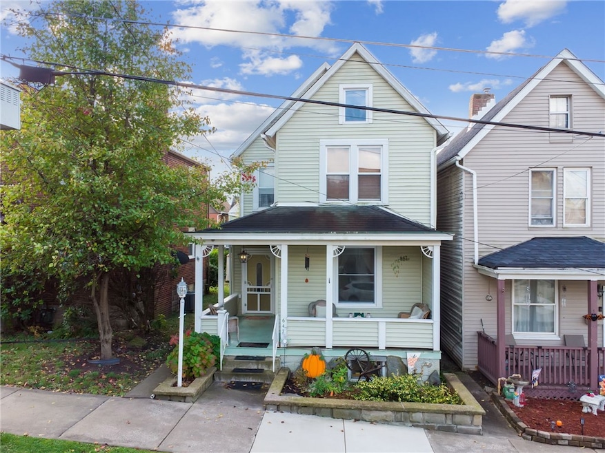 647 7th St, Pitcairn, PA 15140 - photo 1