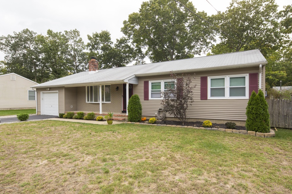 02_House Front-3