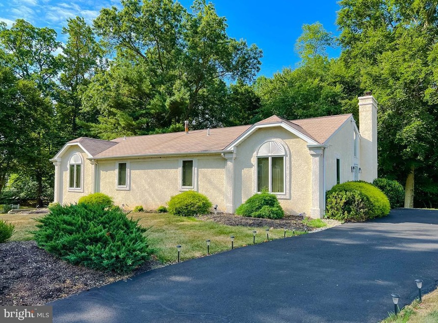 1246 Marge Dr, Southampton, PA 18966 - photo 1