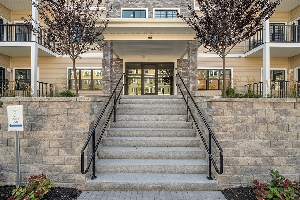 55 Pointe Place unit 305, Dover, NH 03820 - photo 1