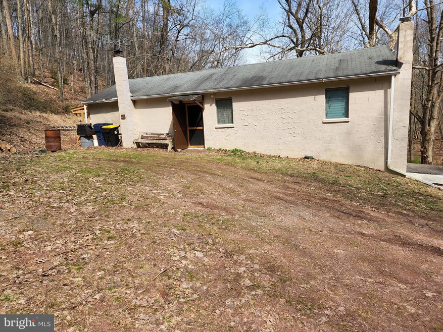 64 Stauffer Ln, Auburn, PA 17922 - photo 1