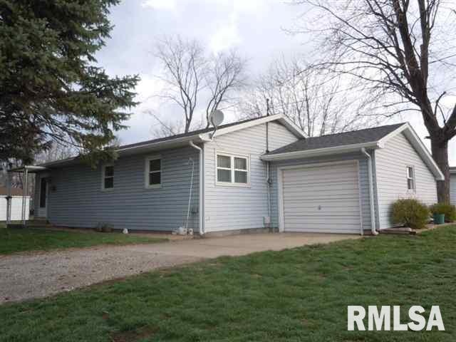 618 Denver Ave, Lincoln, IL 62656 - photo 1