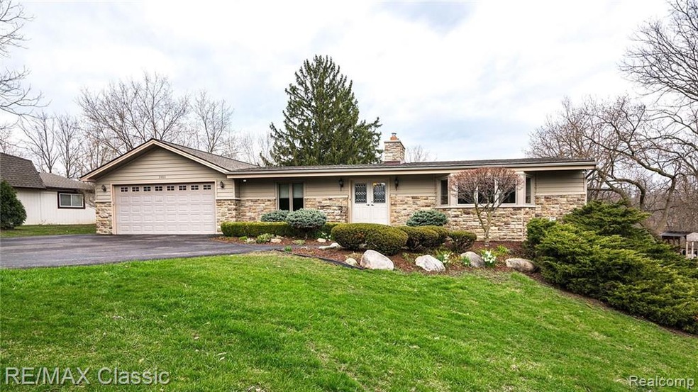 3900 Harris Lane, West Bloomfield