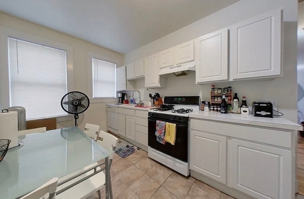 361 Washington St unit 2R, Cambridge, MA 02139 - photo 1