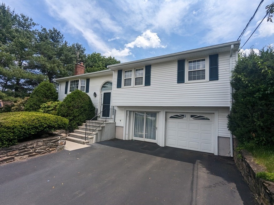 717 Rathbun St, Blackstone, MA 01504 - photo 1