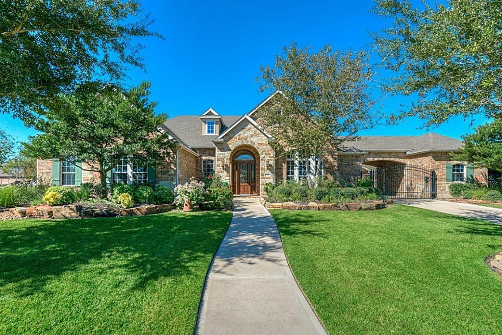 17807 Fairhaven Gateway Dr, Cypress, TX 77433 - photo 1