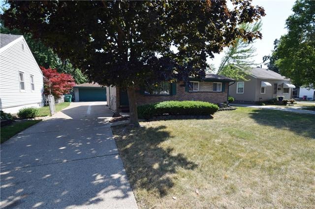 Nice Ranch for sale 28535 Marquette