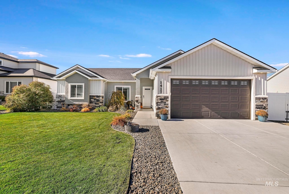 For Sale $385,000 • Co-Listing Agent