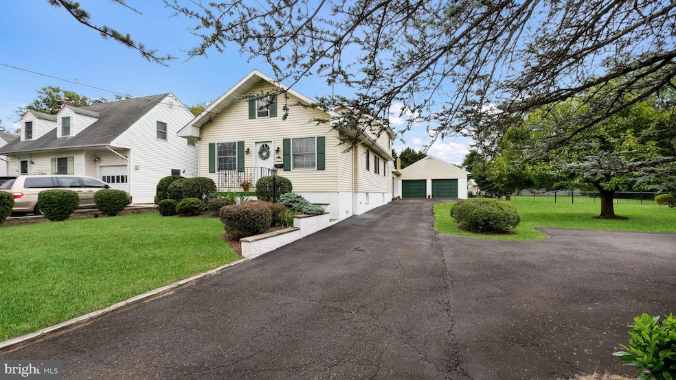 177 Crooked Billet Rd, Hatboro, PA 19040 - photo 1