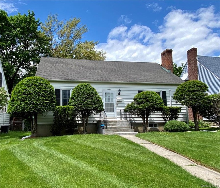 16 Wilbur Blvd, Poughkeepsie, NY 12603 - photo 1