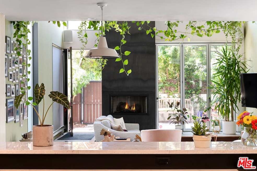 417 Venice Way, Venice, CA 90291 - photo 1