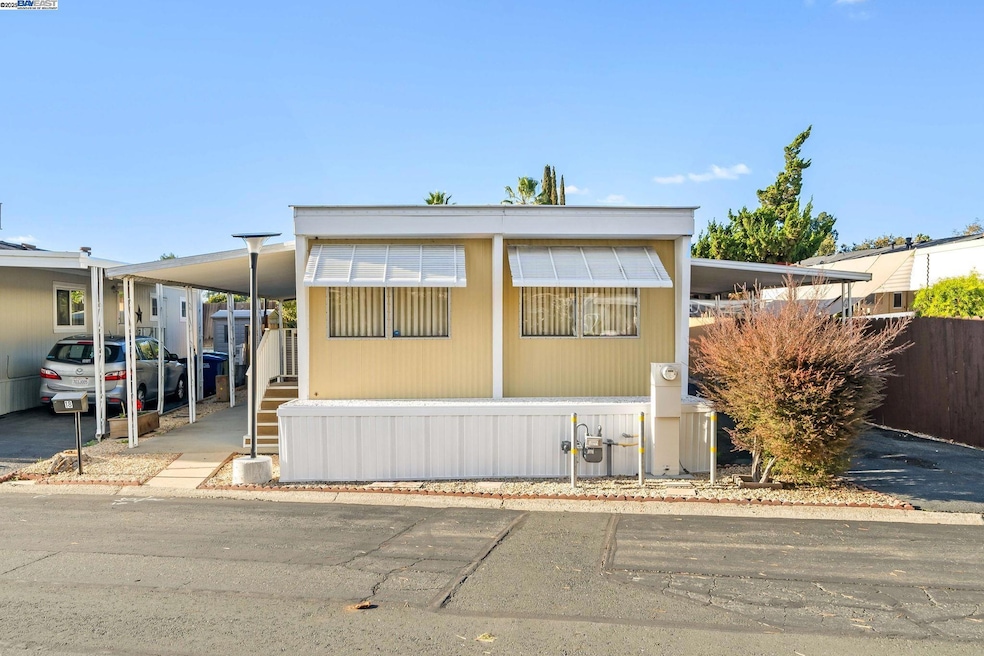 18 Galloway Dr, Concord, CA 94518 - photo 1