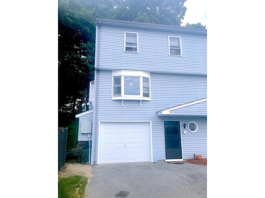 32 Birchwood Dr unit 32, Milford, NH 03055 - photo 1