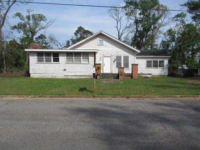 1033 Wisteria Dr, Bainbridge, GA 39819 - photo 1