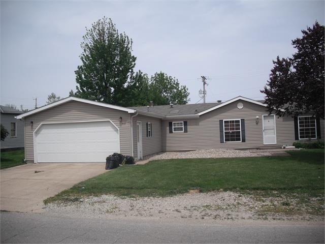 410 W Main St, Windfall, IN 46076 - photo 1