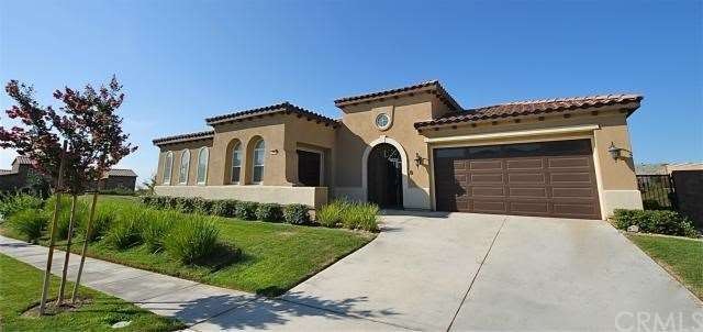Gorgeous singe-story home, 3 car garage & RV poten