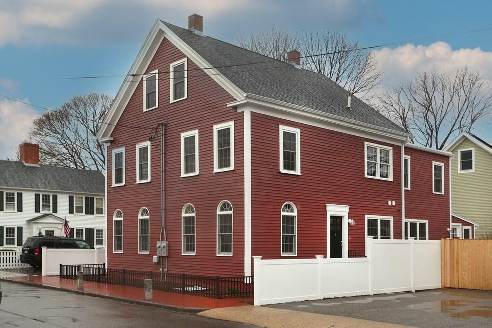 9 Hancock St unit 2, Newburyport, MA 01950 - photo 1