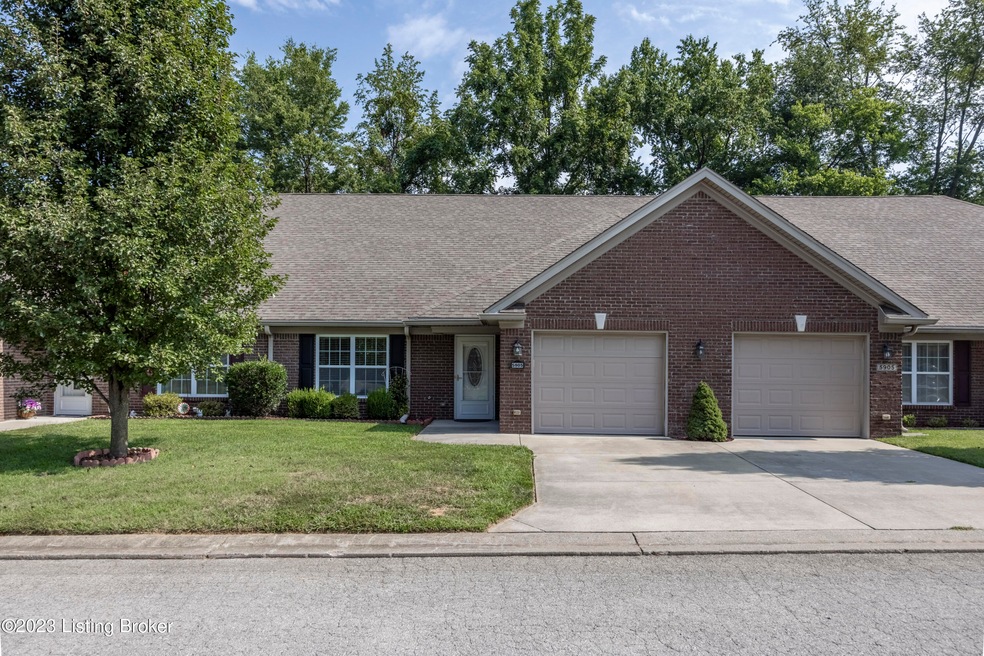 5905 Shepherd Crossing Dr, Louisville, KY 40219 - photo 1
