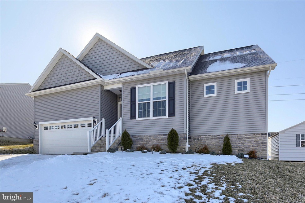 23 Skyview Cir, Hanover, PA 17331 - photo 1