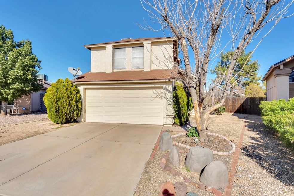 Spacious 2-level home in a cul de sac
