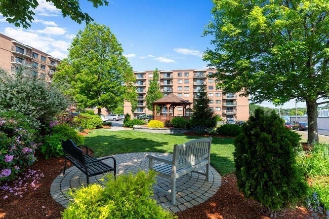 196 Locust St unit 2-508, Lynn, MA 01904 - photo 1