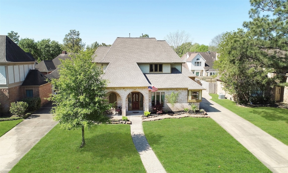 15735 Sweetwater Creek Dr, Houston, TX 77095 - photo 1