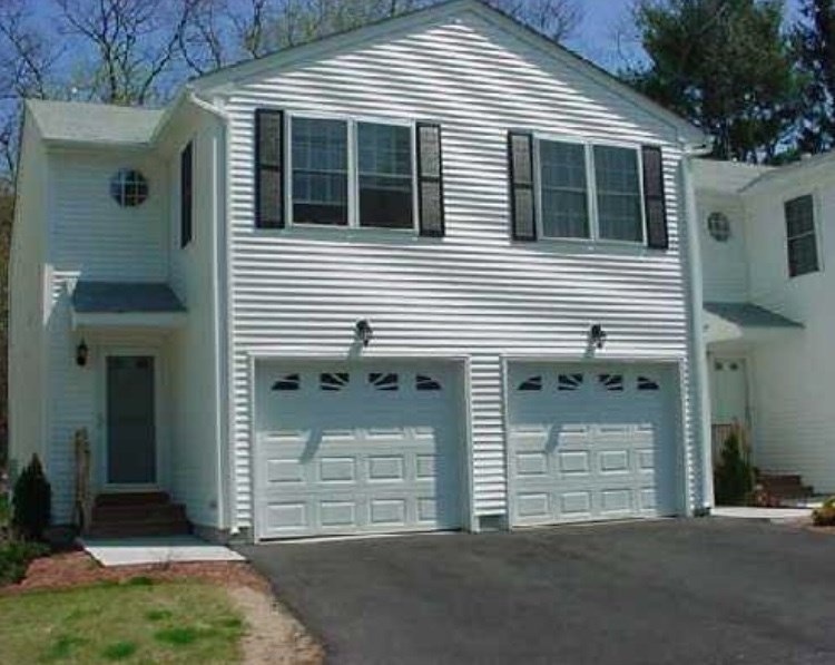 450 Providence St unit 4, West Warwick, RI 02893 - photo 1