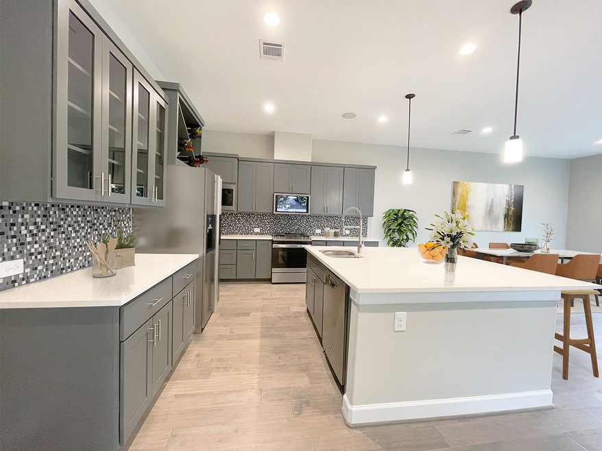 3804 Olde Bourbon Ln, Houston, TX 77018 - photo 1