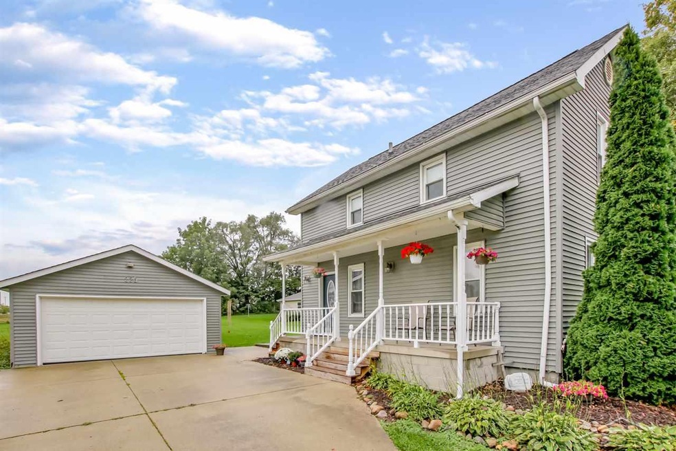 225 W Jefferson St, Frankenmuth, MI 48734 - photo 1