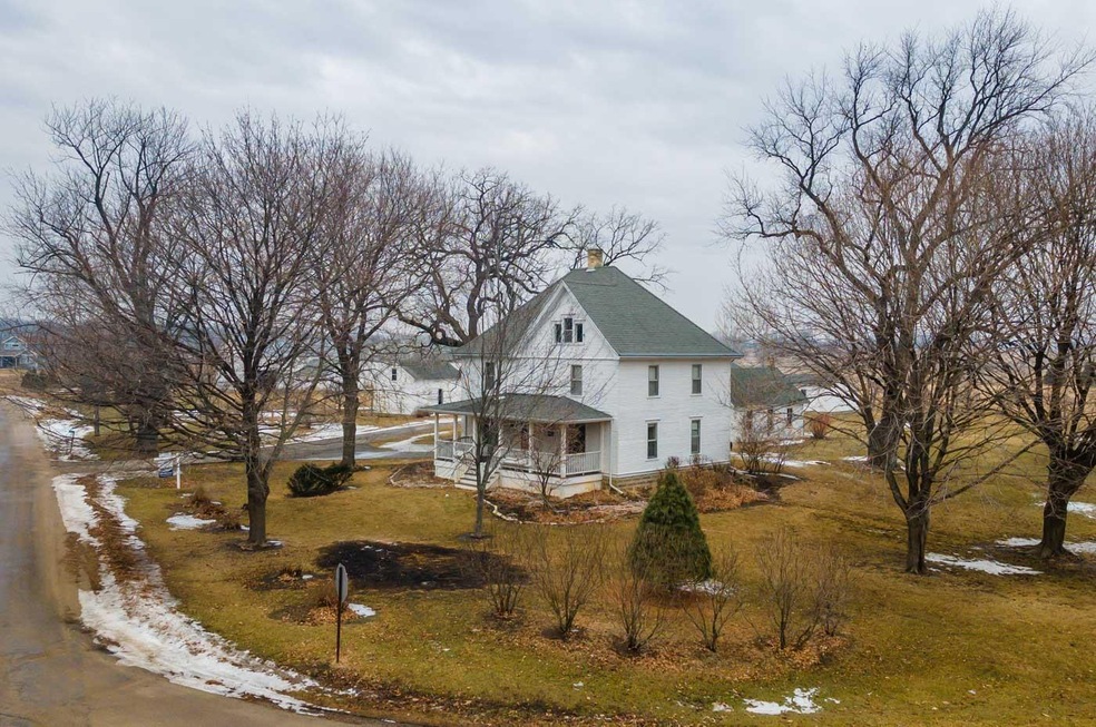 3454 Old Stone Rd, Stoughton, WI 53589 - photo 1