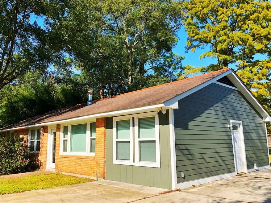842 Oak St, Slidell, LA 70458 - photo 1