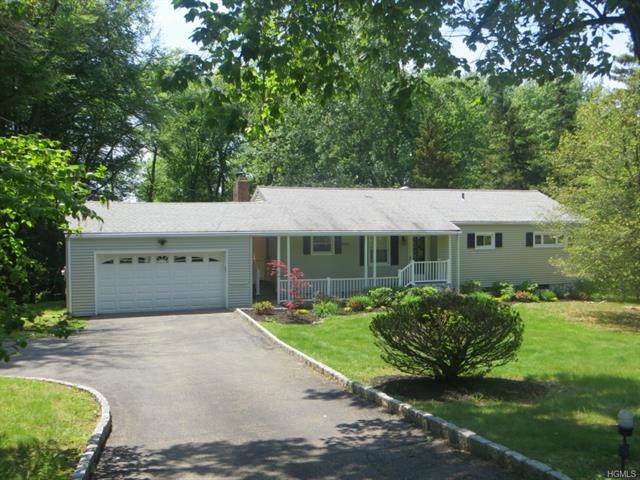 2111 van Cortlandt Cir, Yorktown Heights, NY 10598 - photo 1