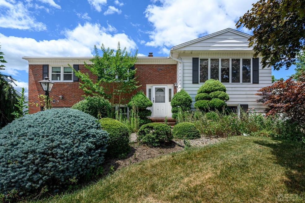 Sold $610,000 • Co-Listing Agent