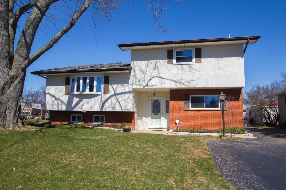 4010 Etna St, Columbus, OH 43213 - photo 1