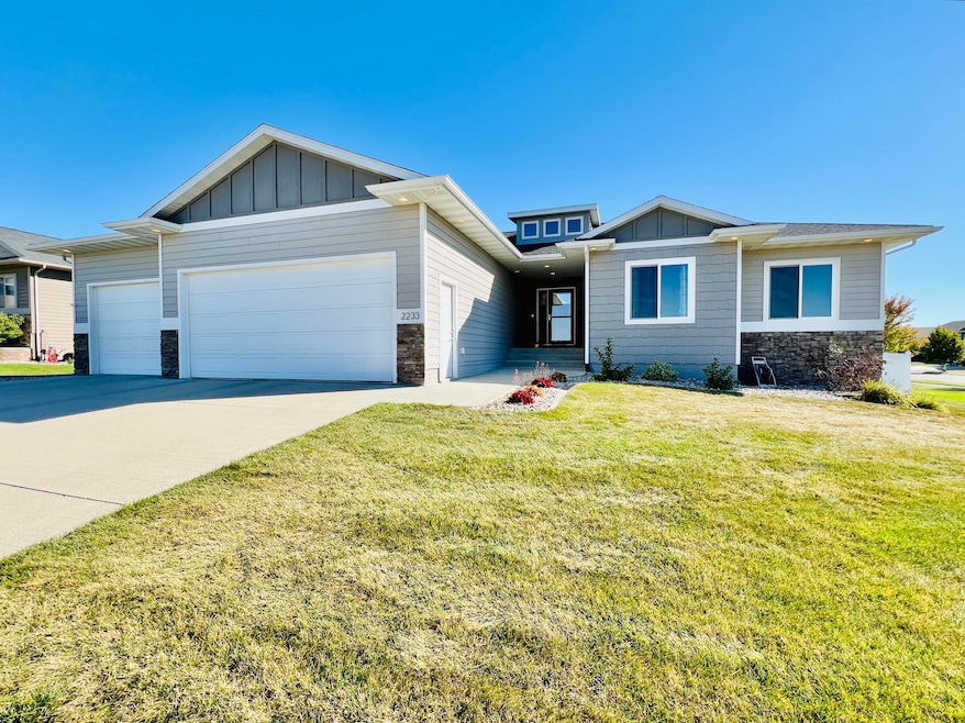 Pending $529,900 • Co-Listing Agent