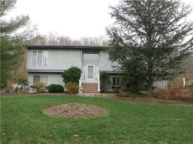 633 Saddle River Rd, Airmont, NY 10952 - photo 1