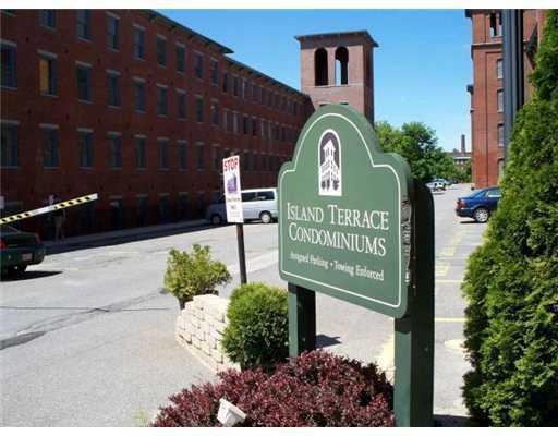 Island Terrace unit 137, Saco, ME 04072 - photo 1