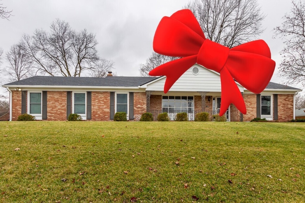 835 Spring Valley Dr, Anderson, IN 46011 - photo 1