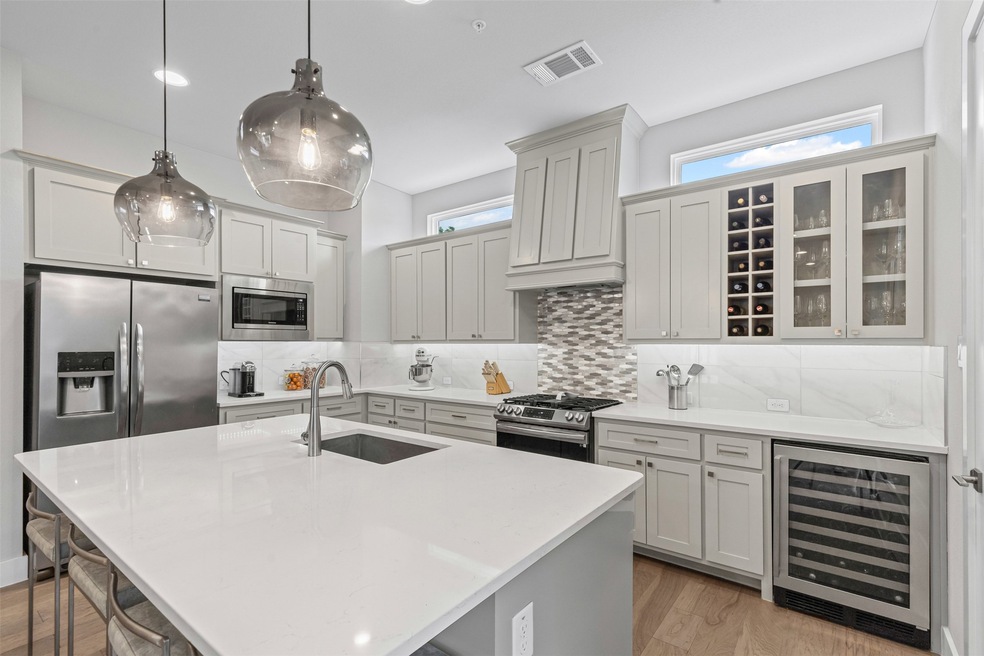 2741 Merrimac St unit 101, Fort Worth, TX 76107 - photo 1