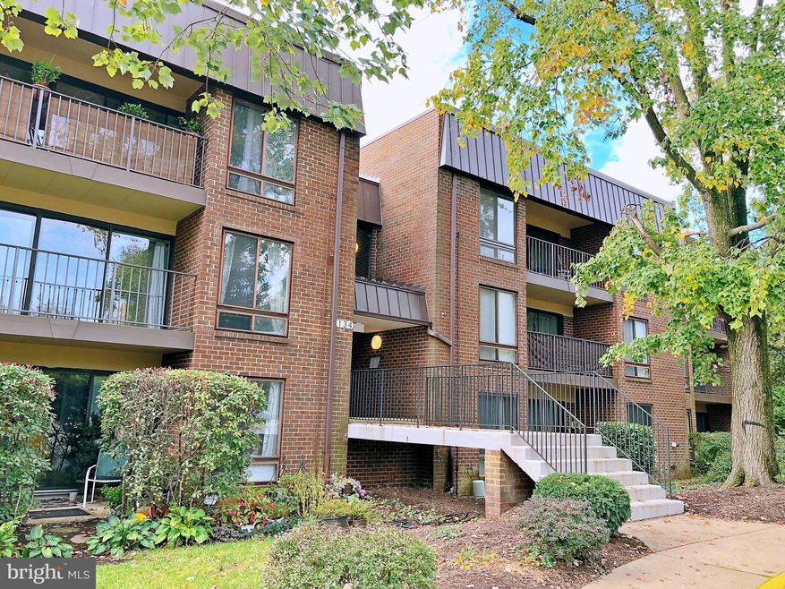 134 Roberts Ln unit 402, Alexandria, VA 22314 - photo 1