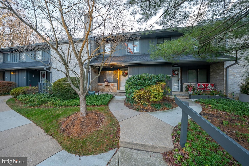 521 Foxwood Ln, Paoli, PA 19301 - photo 1